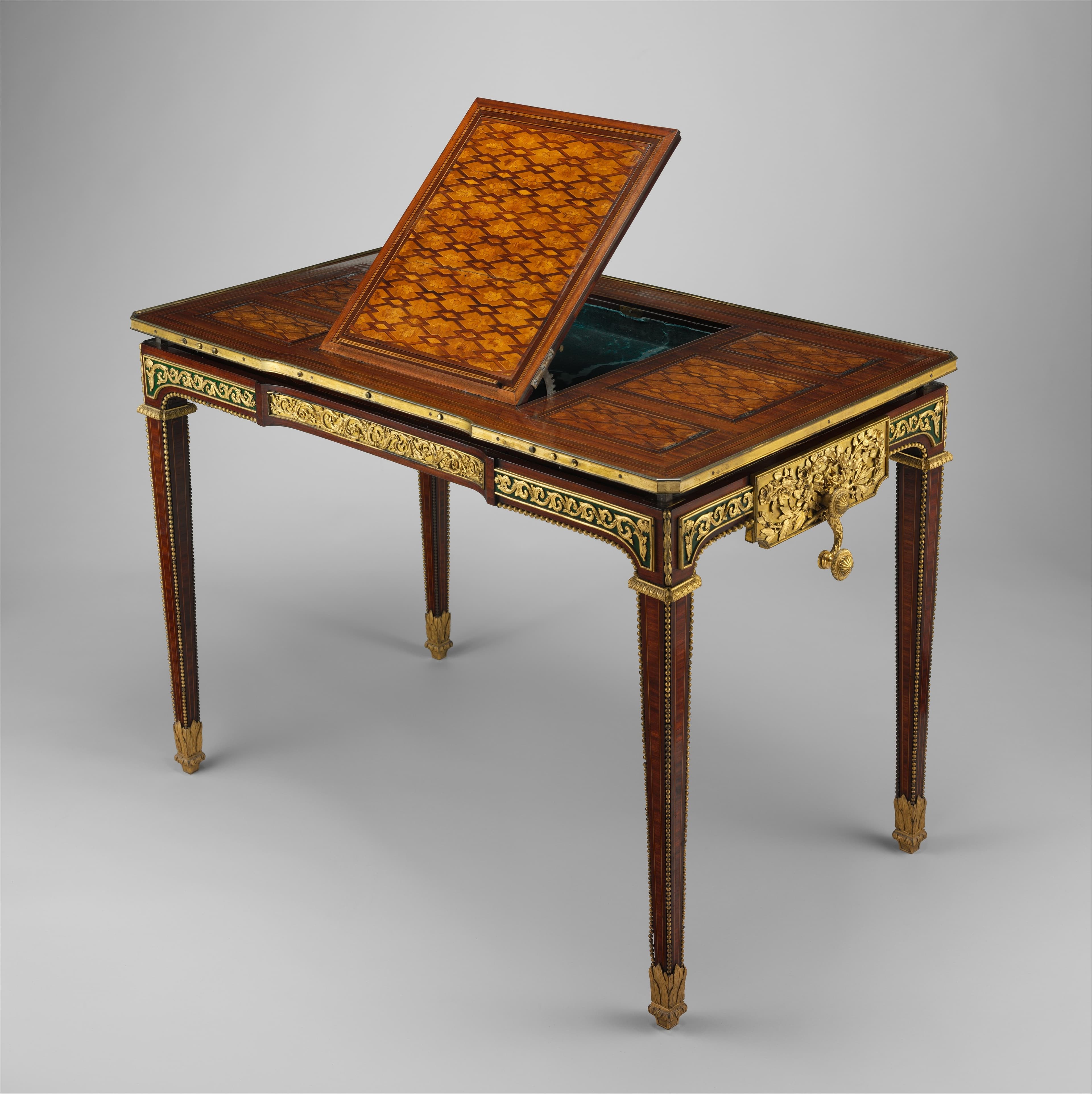 Mechanical table by Jean-François Oeben