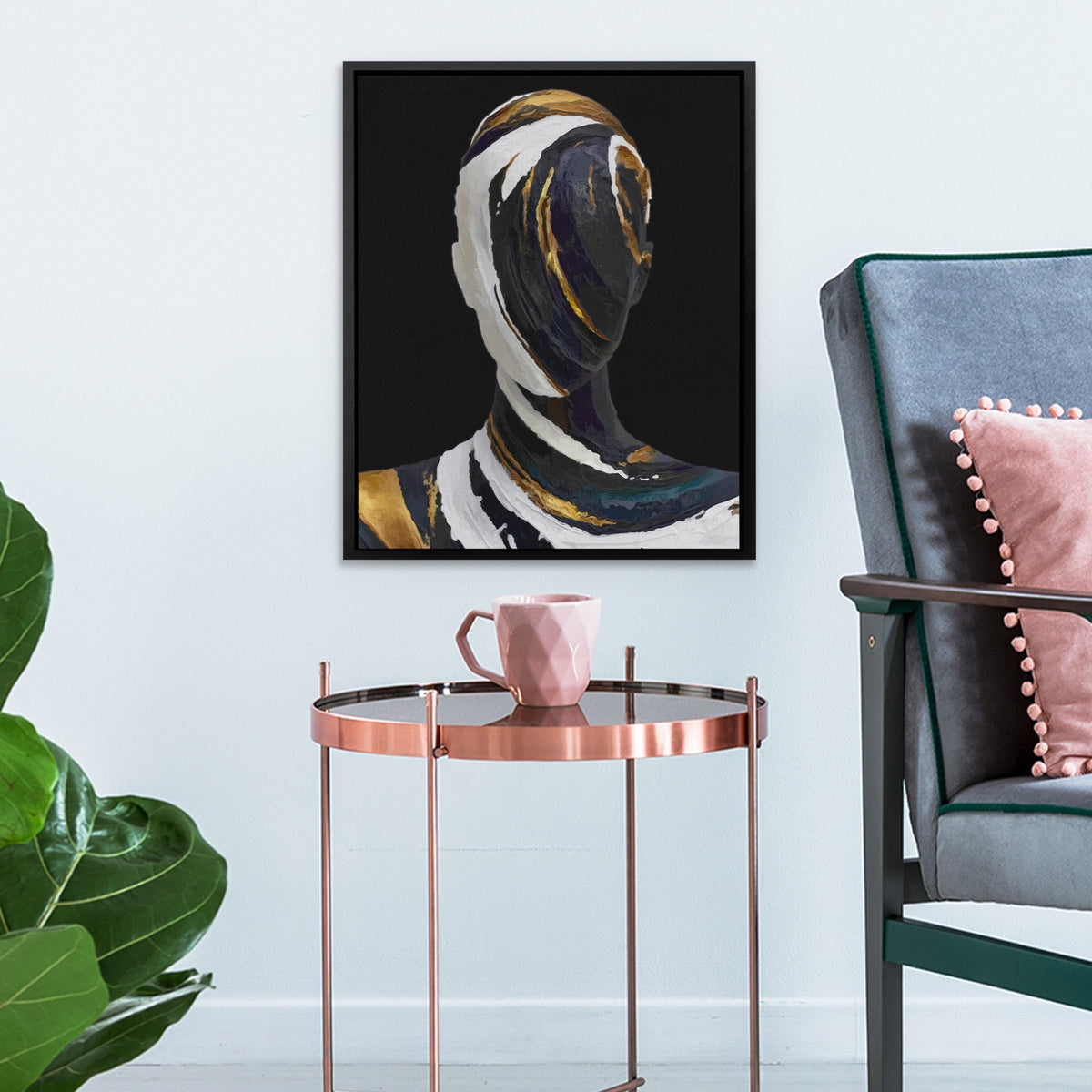 Figurative Torso Black Gold — Figurative Torso Black Gold Pink Cup 228